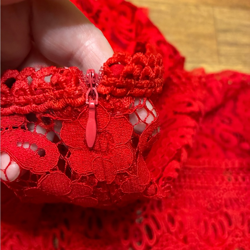 Women’s Love X Design Red Sleeveless Lace Woven Blouse Size Large NWT - Picture 7 of 8